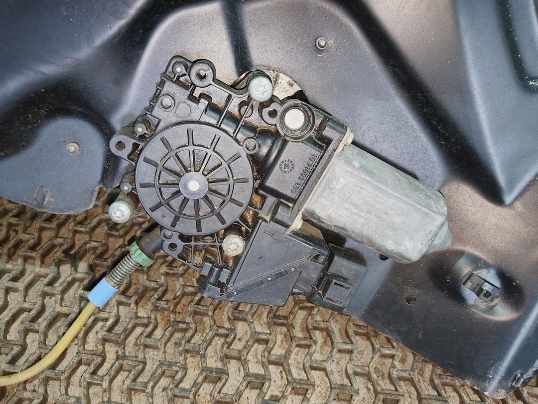 Стеклоподъемник передний левый 2639F5 Audi A8 undefined