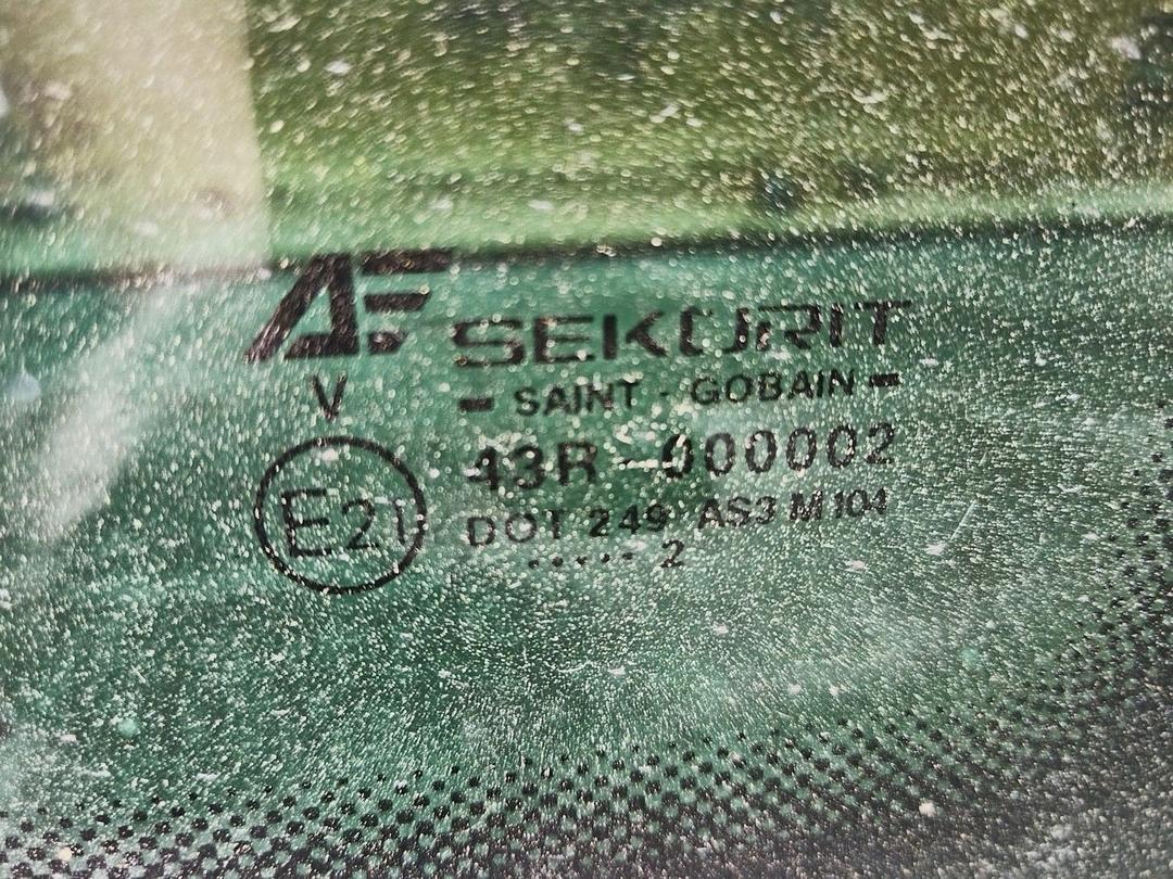 Стекло кузовное боковое правое OUC3P7 Seat Alhambra купить