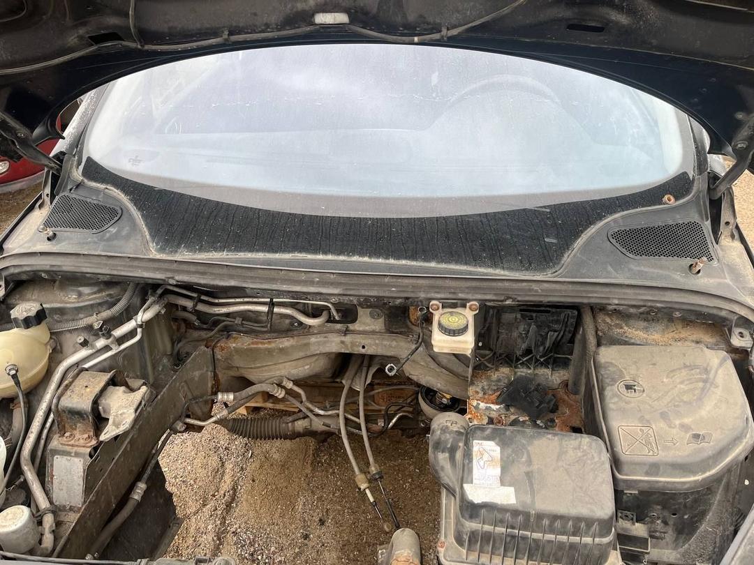 Петля капота правая 24H401 Peugeot 307