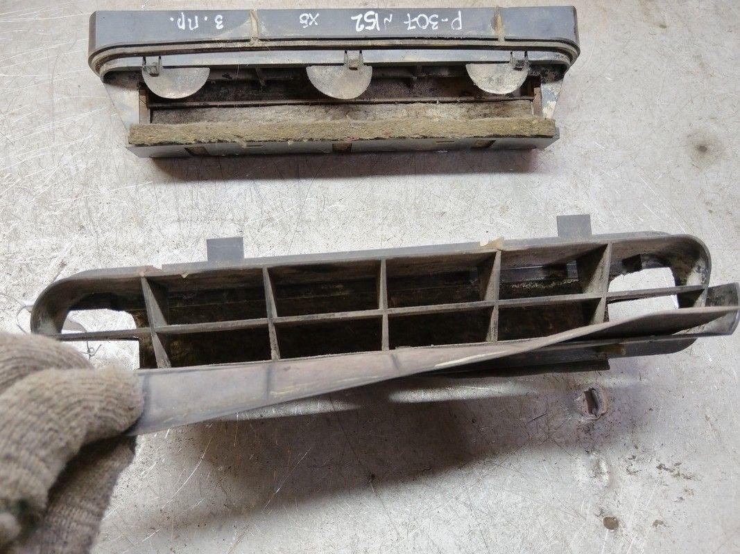 Решетка вентиляции кузова 8E33W7 Peugeot 307 - Фото 2