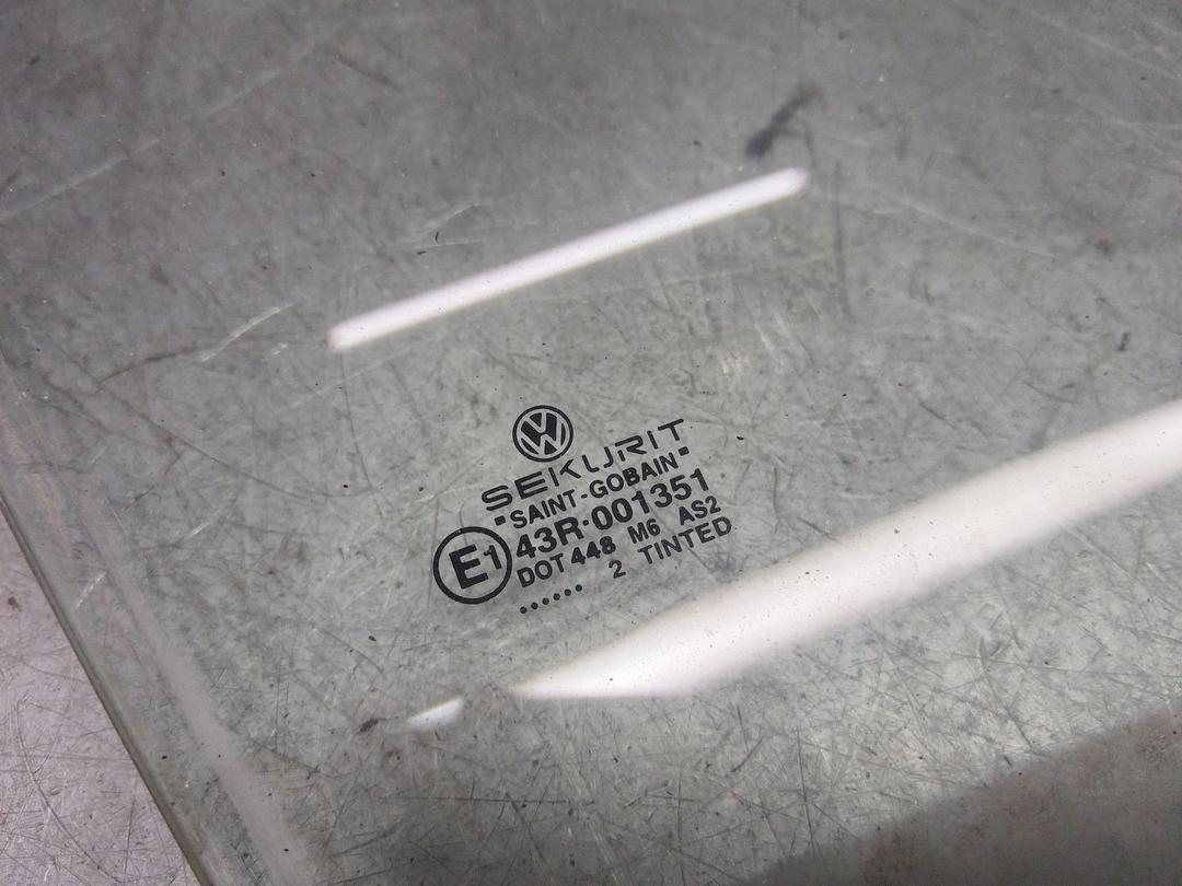 Стекло двери передней правой X52S43 Volkswagen Golf купить