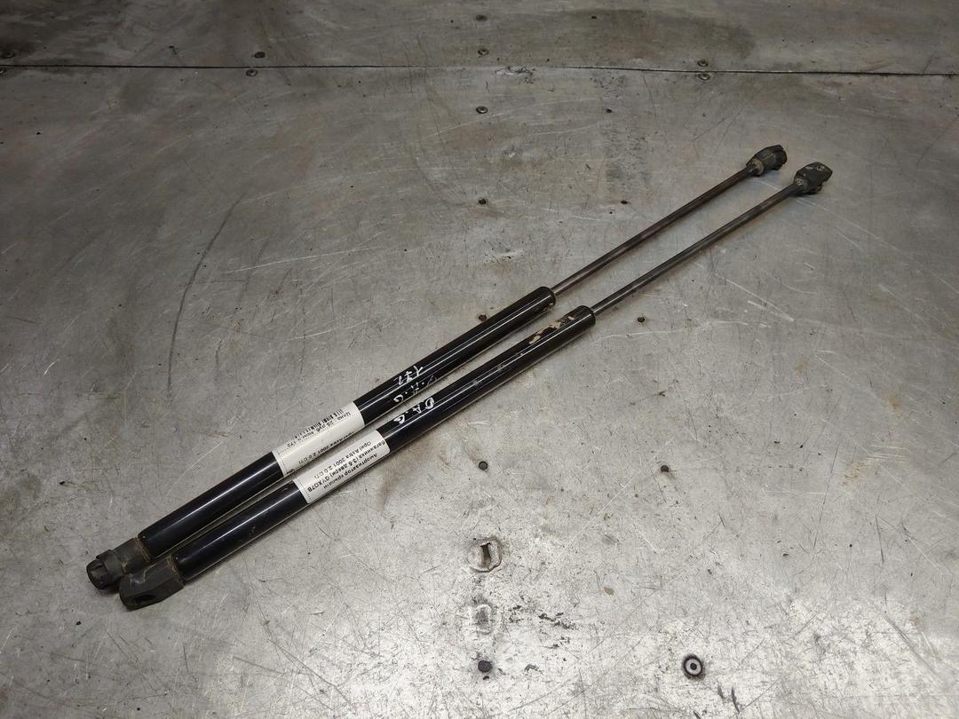 Амортизатор крышки багажника (3-5 двери) GYXO7B Opel Astra - Фото 1