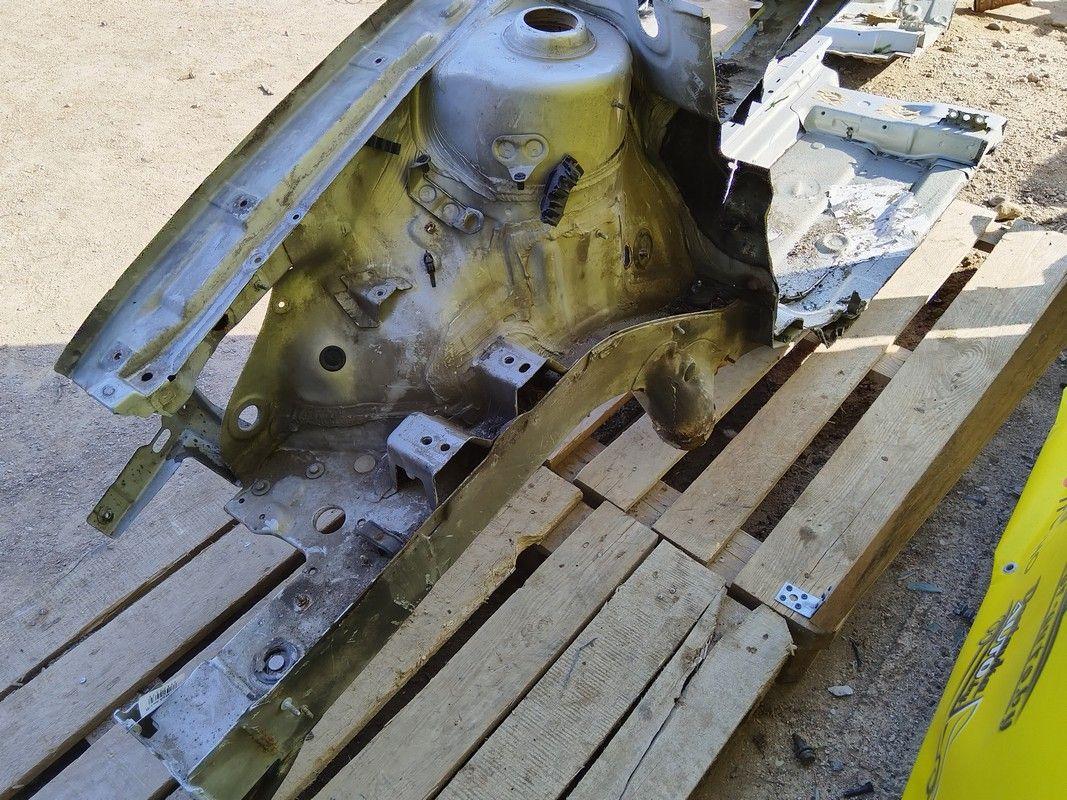 Стойка кузовная передняя правая JR30EG Volkswagen Golf купить на авторазборке