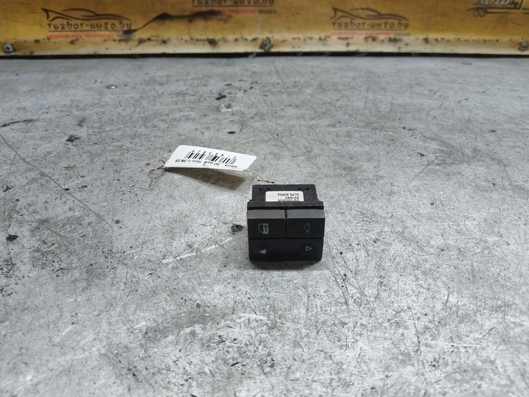 Кнопка стеклоподъемника переднего правого NZ6CUZ Opel Vectra купить