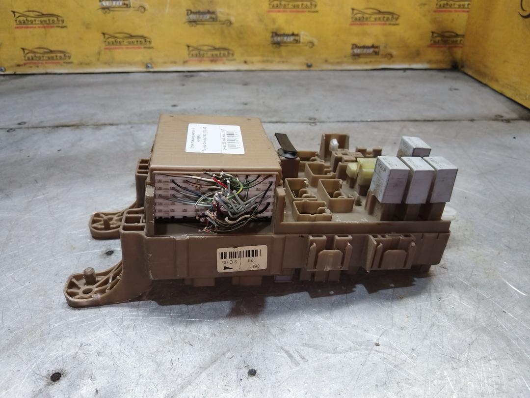 Блок предохранителей KPSE8W Toyota Corolla - Фото 2