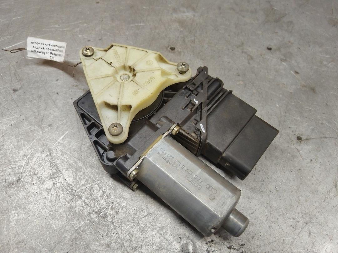 Моторчик стеклоподъемника задний правый PYQH9M Volkswagen Passat