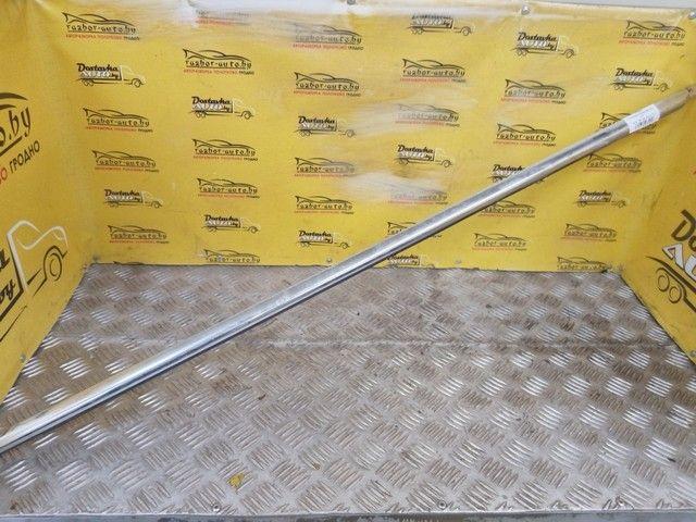 Молдинг стекла двери передней левой наружный YPUK0A Volkswagen Passat