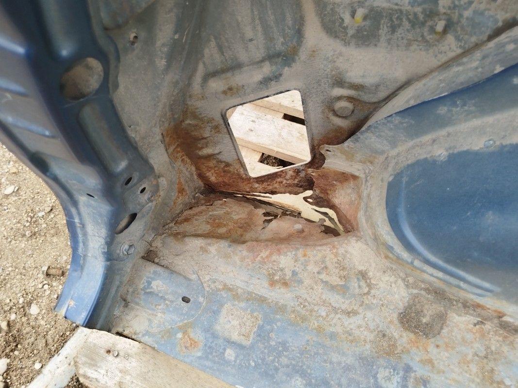Крыло заднее левое PY27P7 Toyota Corolla Verso undefined