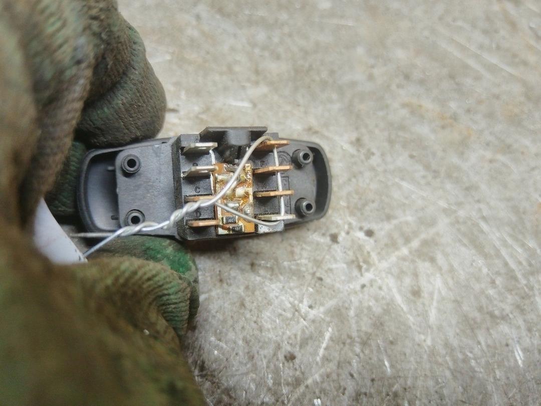 Кнопка аварийной сигнализации 0GM5LA Fiat Bravo купить в магазине запчастей бу