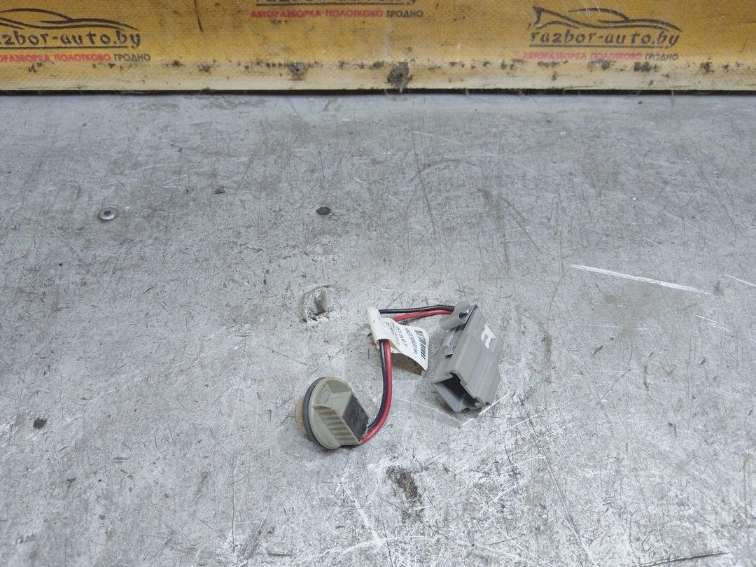 Патрон лампы фонаря Y0XZB7 Ford Fusion