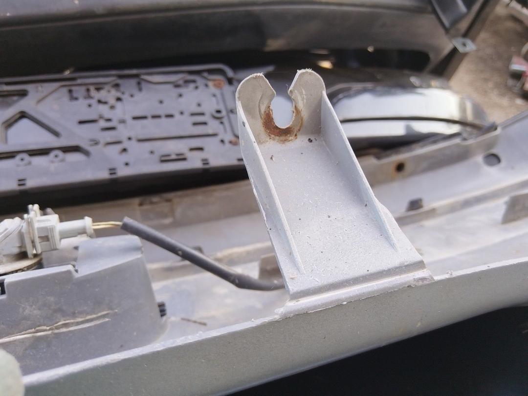 Бампер задний GZ1OEX Peugeot 206 undefined