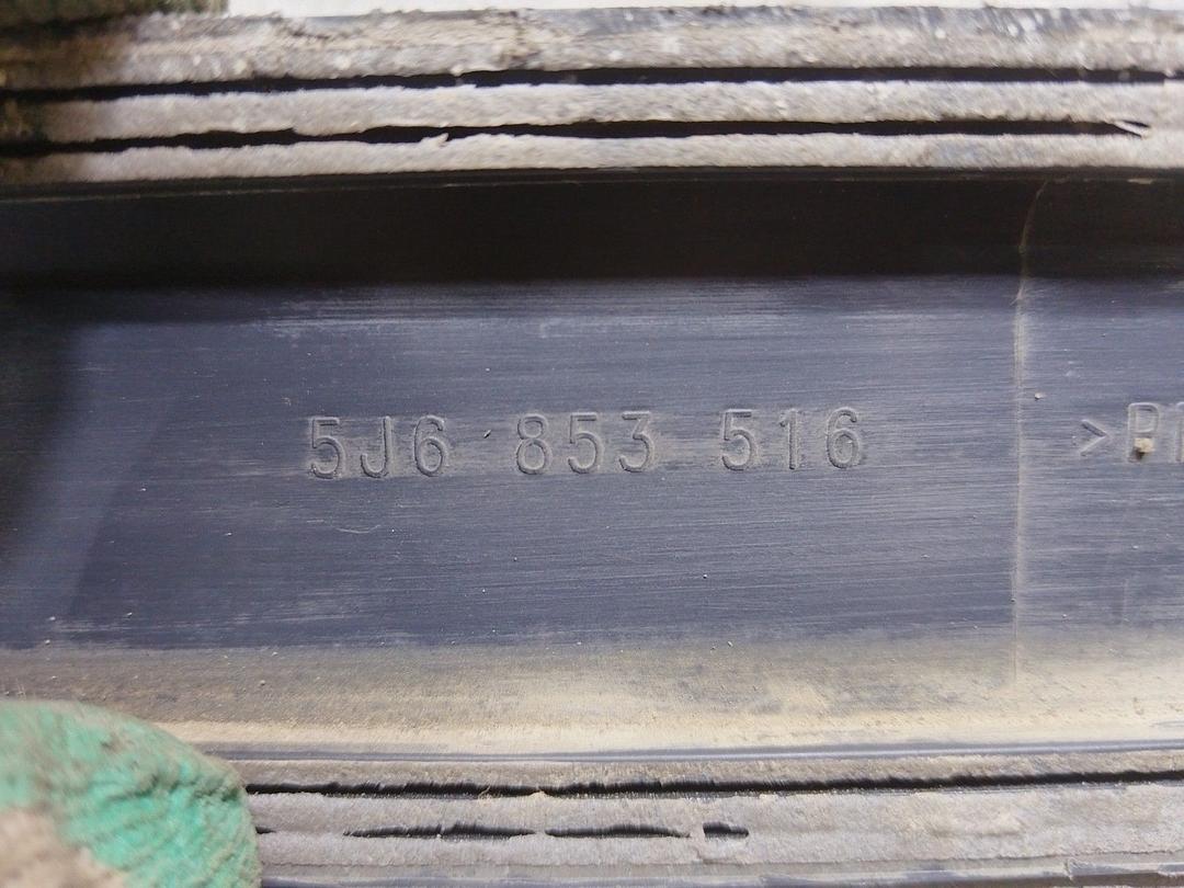 Молдинг двери передней правой NCIHN1 Skoda Fabia купить с доставкой