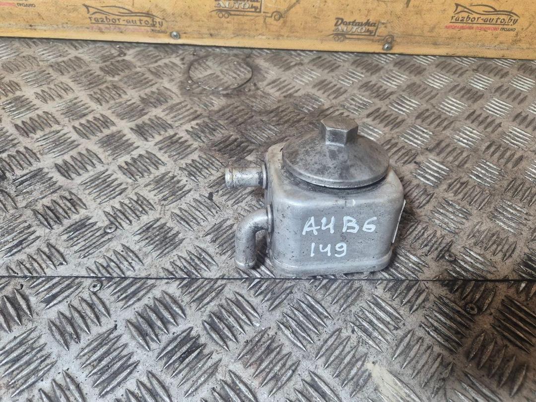 Теплообменник масляного фильтра 1RIO01 Audi A4 - Фото 1