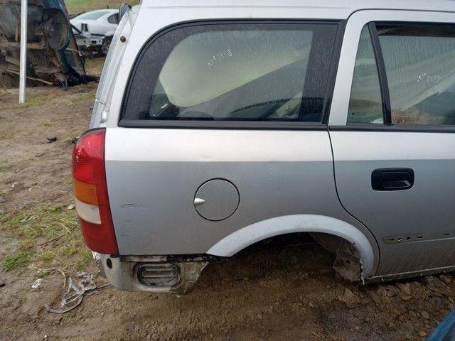 Стекло кузовное боковое правое 3MM659 Opel Astra