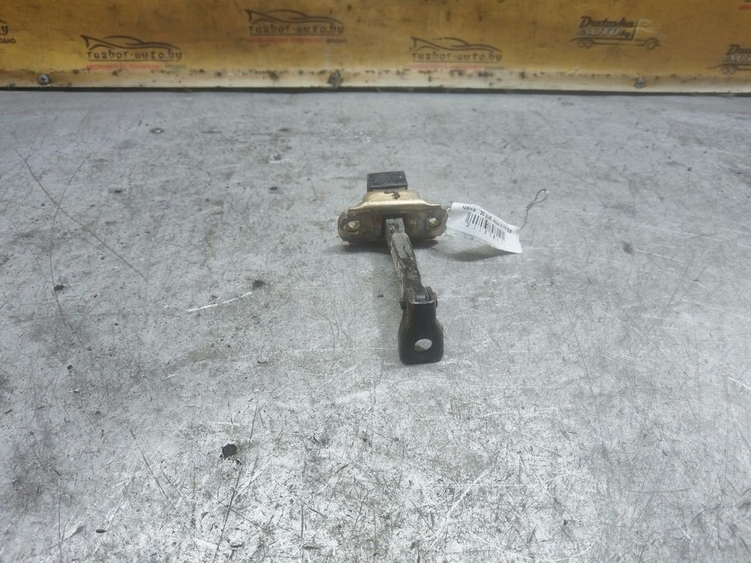 Ограничитель открывания двери задней Z2C66F Mitsubishi Grandis купить в магазине запчастей бу