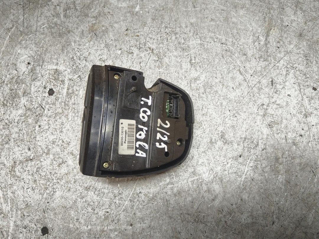 Кнопка руля IVEOW9 Toyota Corolla купить на авторазборке