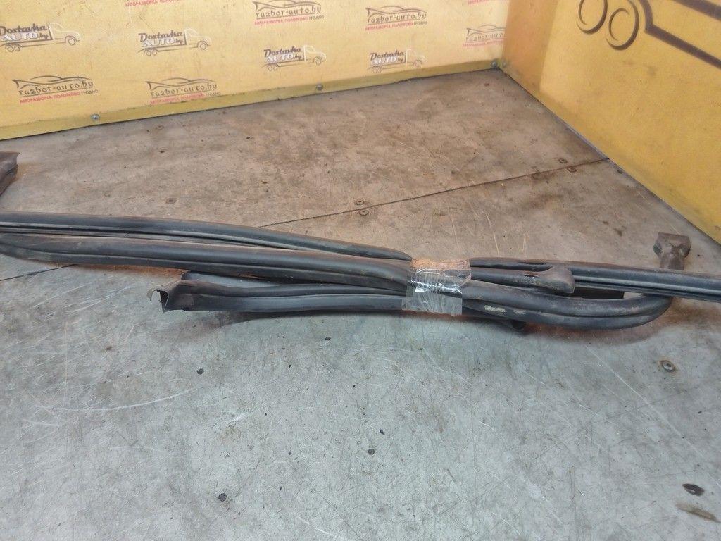 Уплотнитель капота 2CBKQK BMW 3 E46 - Фото 3