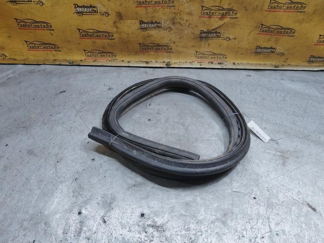 Уплотнитель капота 8I8QM2 Peugeot 206