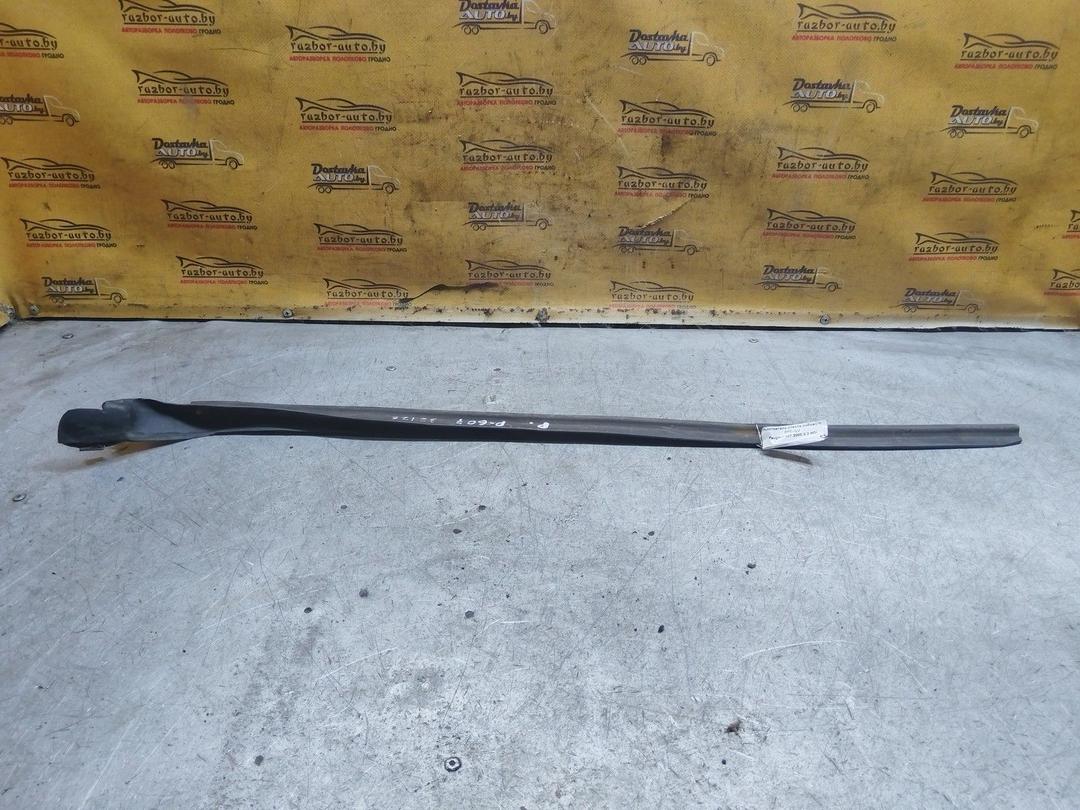 Уплотнитель стекла лобового O0EULV Peugeot 607 купить