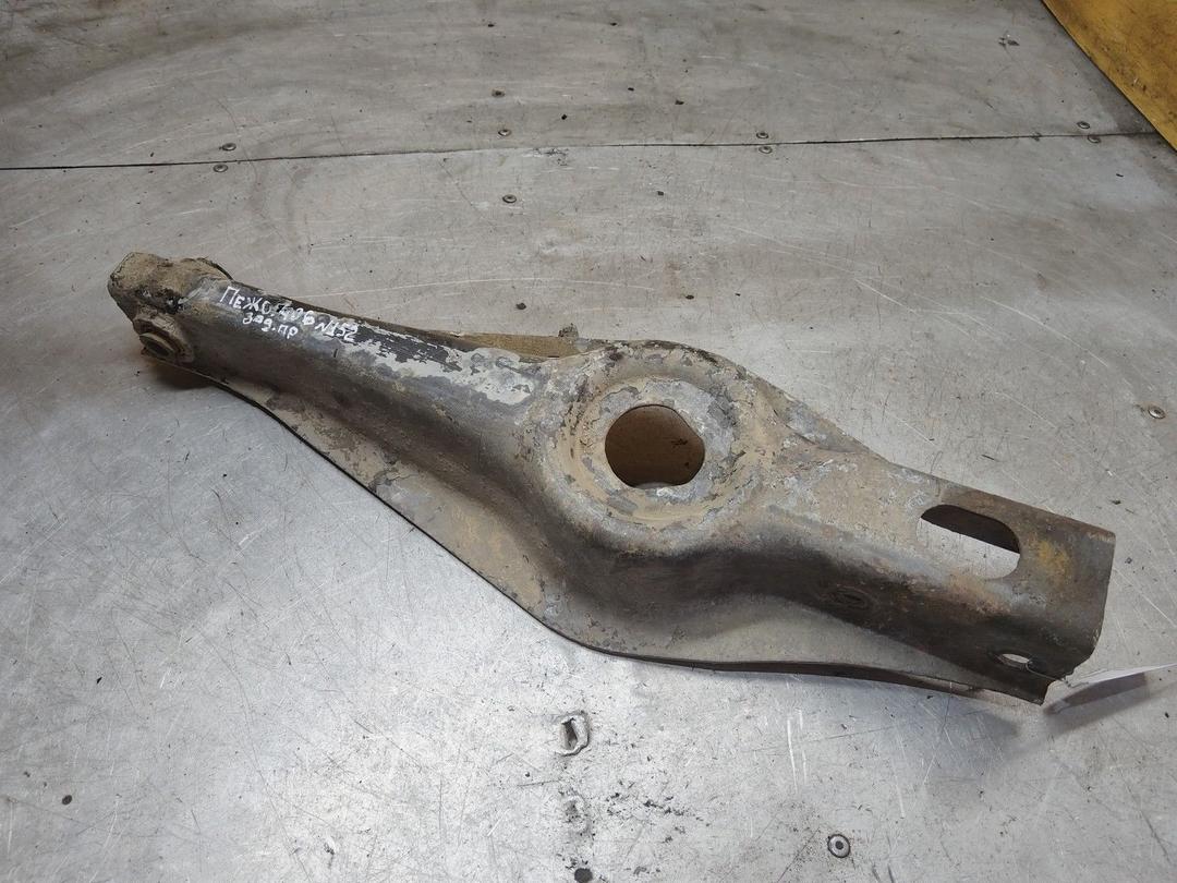 Рычаг задний правый APK17O Peugeot 406