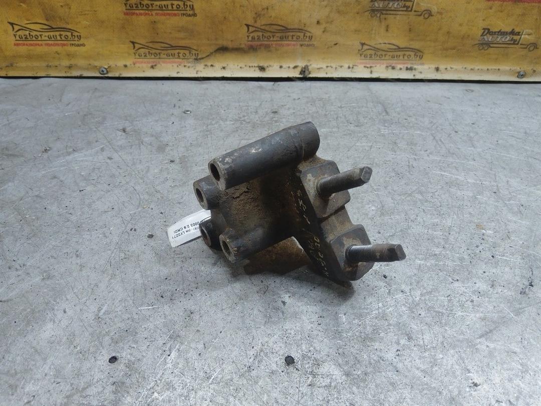 Кронштейн двигателя LY2Z71 Kia Carnival купить в магазине запчастей бу