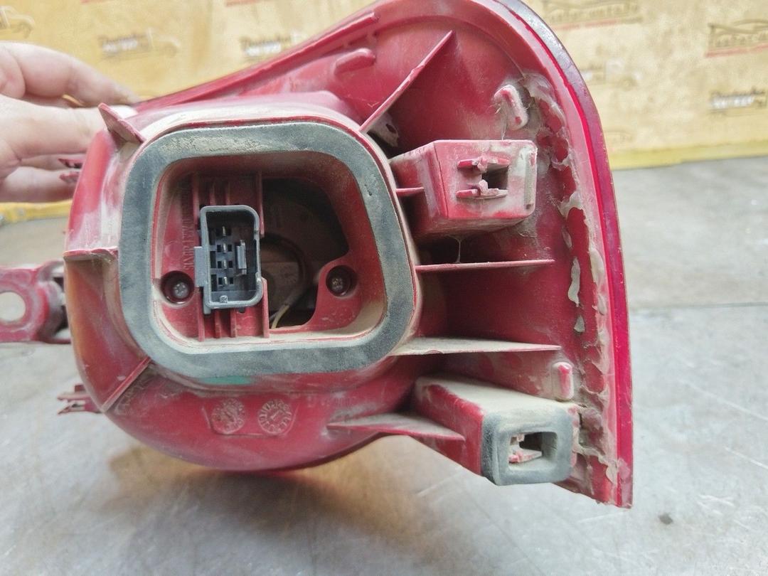 Фонарь задний левый S850FL Volkswagen Passat купить с доставкой. Огромный выбор запчастей и марок авто. У нас есть практически все.