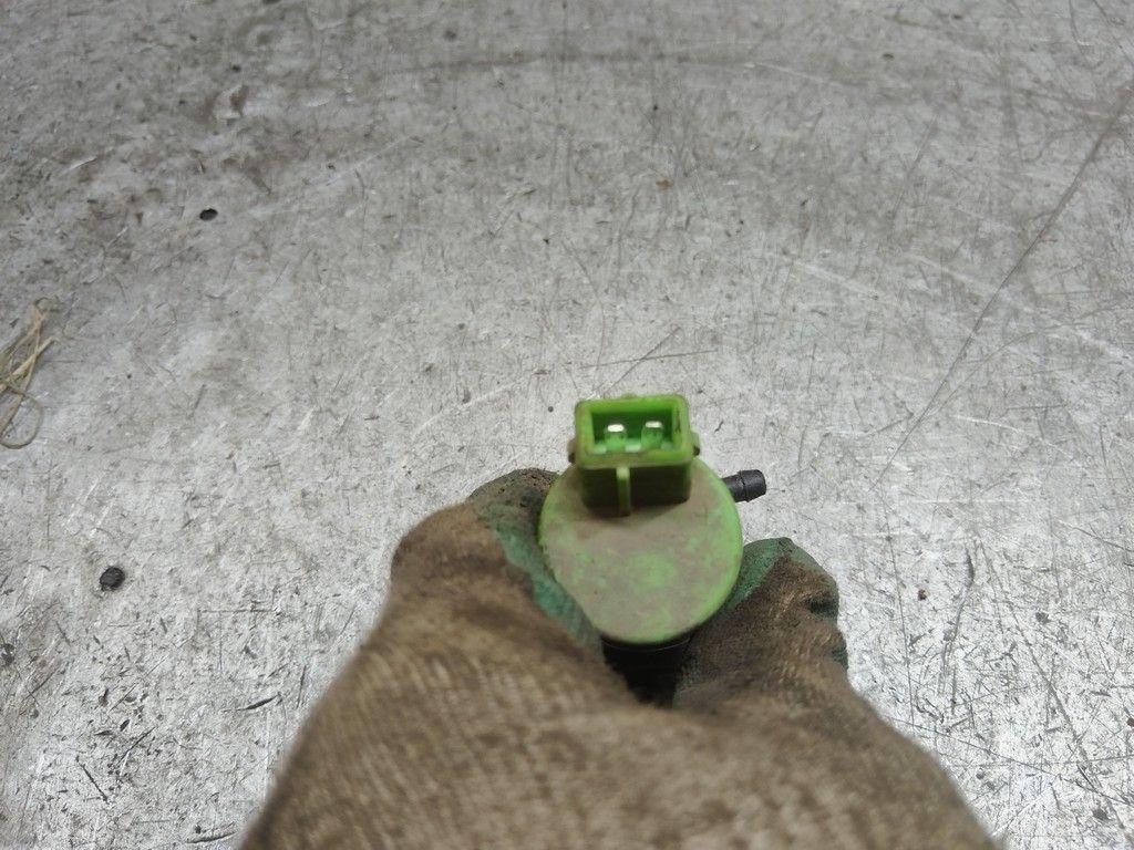 Насос (моторчик) омывателя стекла YQ9Z86 Peugeot 406 - Фото 5