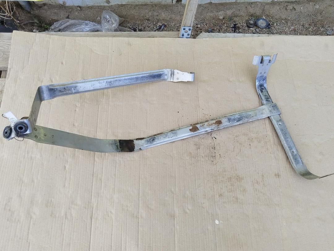 Крепление топливного бака 7I3V3E BMW X5 E53 купить с доставкой