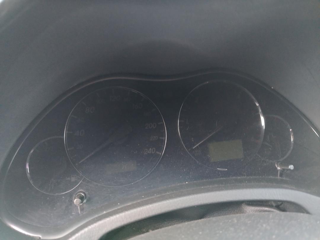 Щиток приборов (приборная панель) 7V8T5X Toyota Avensis