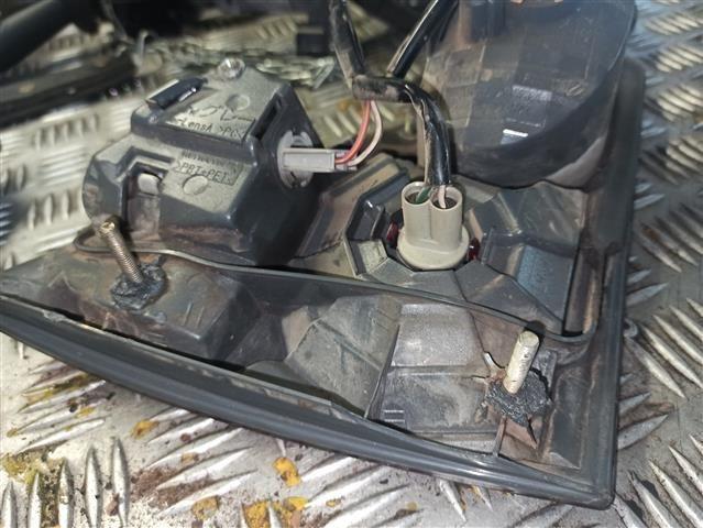 Фонарь крышки багажника правый B62C6B Toyota Avensis Verso купить в магазине запчастей бу