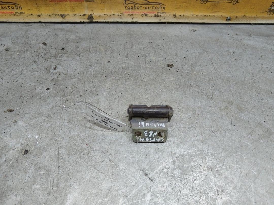 Петля крышки багажника N8YH33 Mitsubishi Carisma