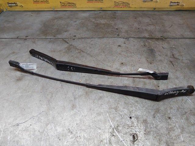 Щеткодержатель (поводок стеклоочистителя, дворник) YC3J63 Volkswagen Passat купить