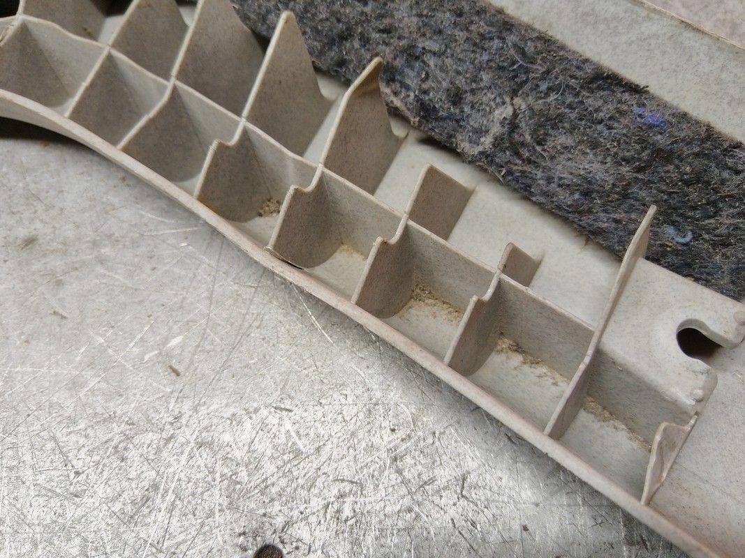 Обшивка стойки передней левой 8LVKF5 Toyota Corolla Verso купить с доставкой