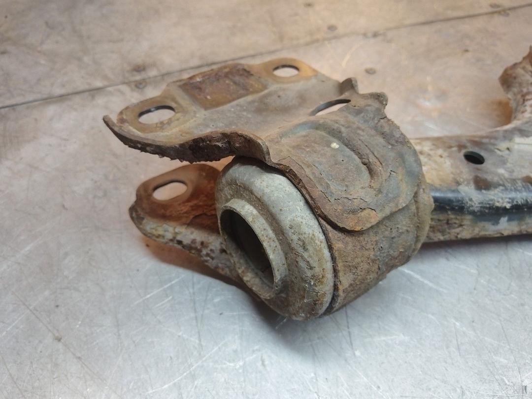 Рычаг передний правый WQF6BC Volvo XC70 купить в магазине запчастей бу