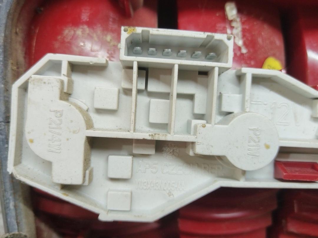 Фонарь задний левый IWMB0Q Skoda Fabia купить с доставкой. Огромный выбор запчастей и марок авто. У нас есть практически все.