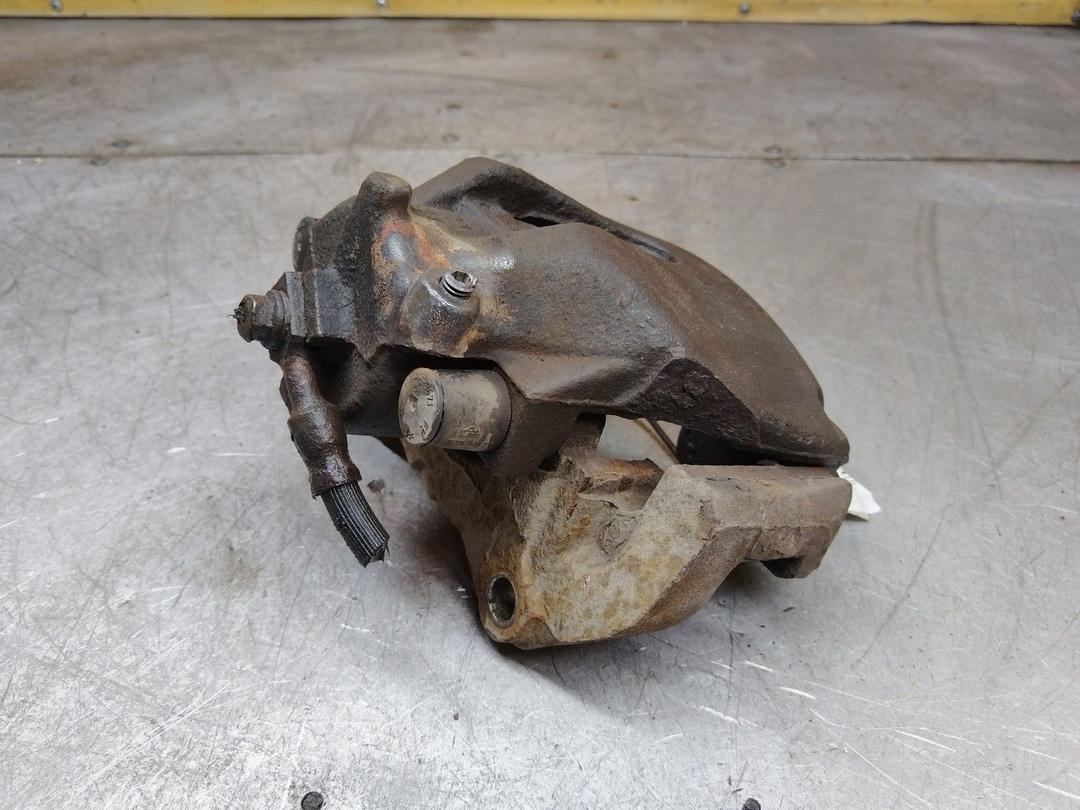 Суппорт передний правый YNCUX9 Opel Astra - Фото 4