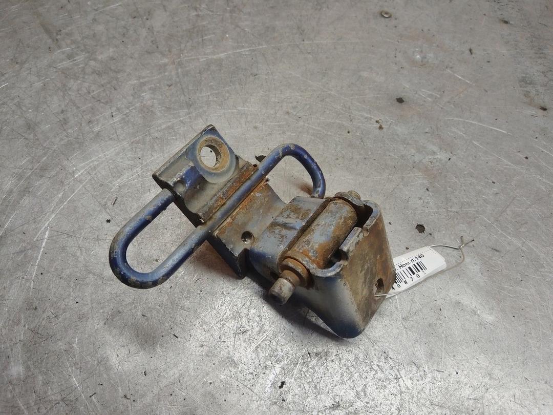 Петля двери передней правой HJ1ZQE Volkswagen Passat - Фото 2