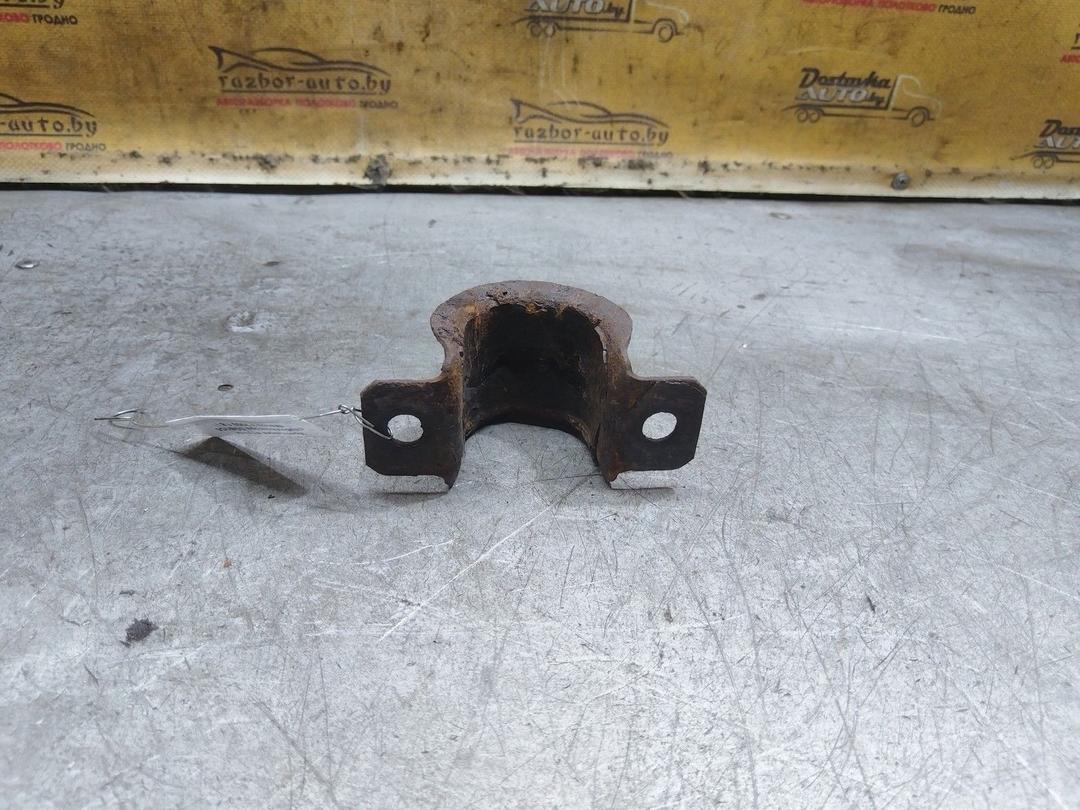 Крепление втулки стабилизатора EGB1C5 Mazda 3 купить