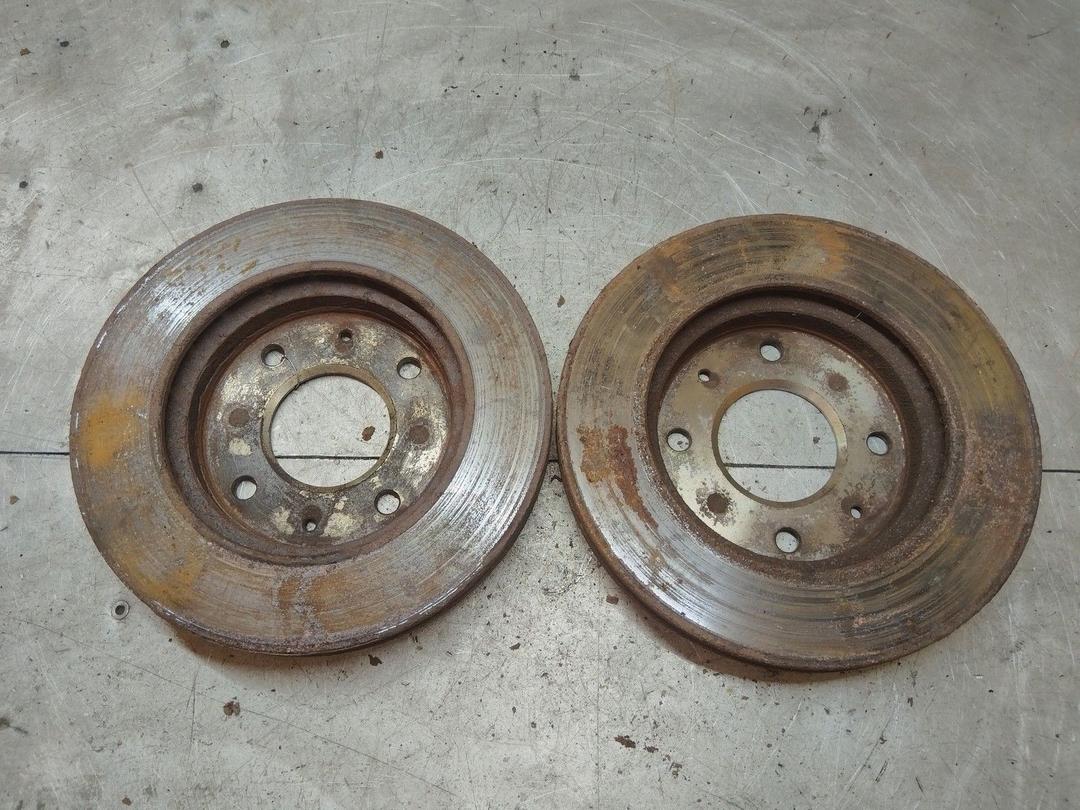 Диск тормозной передний 4OGPBF Mitsubishi Carisma купить в магазине запчастей бу