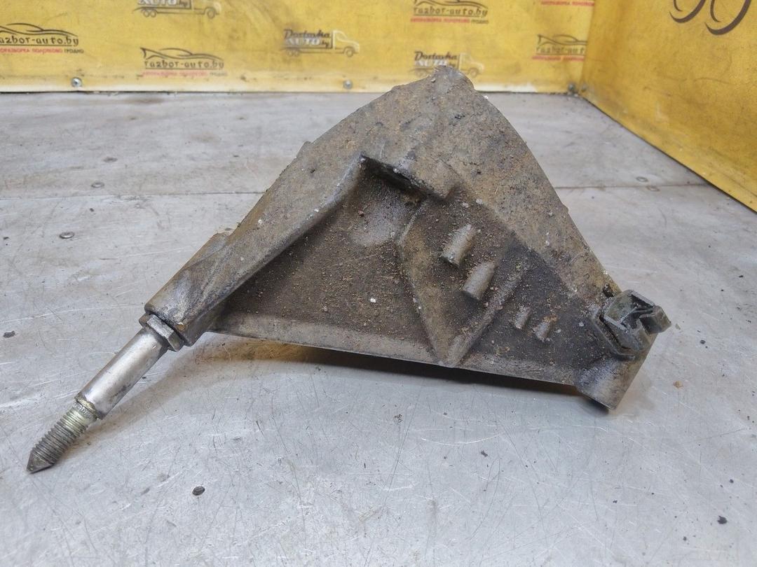 Кронштейн КПП G37P1D Renault Scenic RX4 купить с доставкой