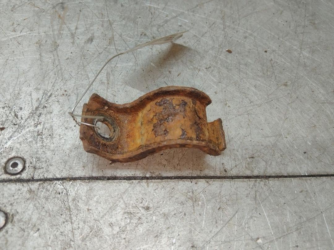 Крепление втулки стабилизатора ELK79P Renault Kangoo