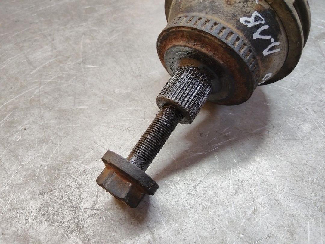 Полуось передняя левая (приводной вал, ШРУС) 4CE40Z Volkswagen Passat купить