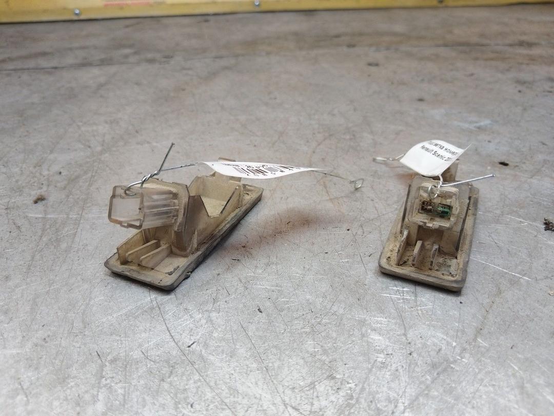 Подсветка номера GW23KA Renault Scenic - Фото 2