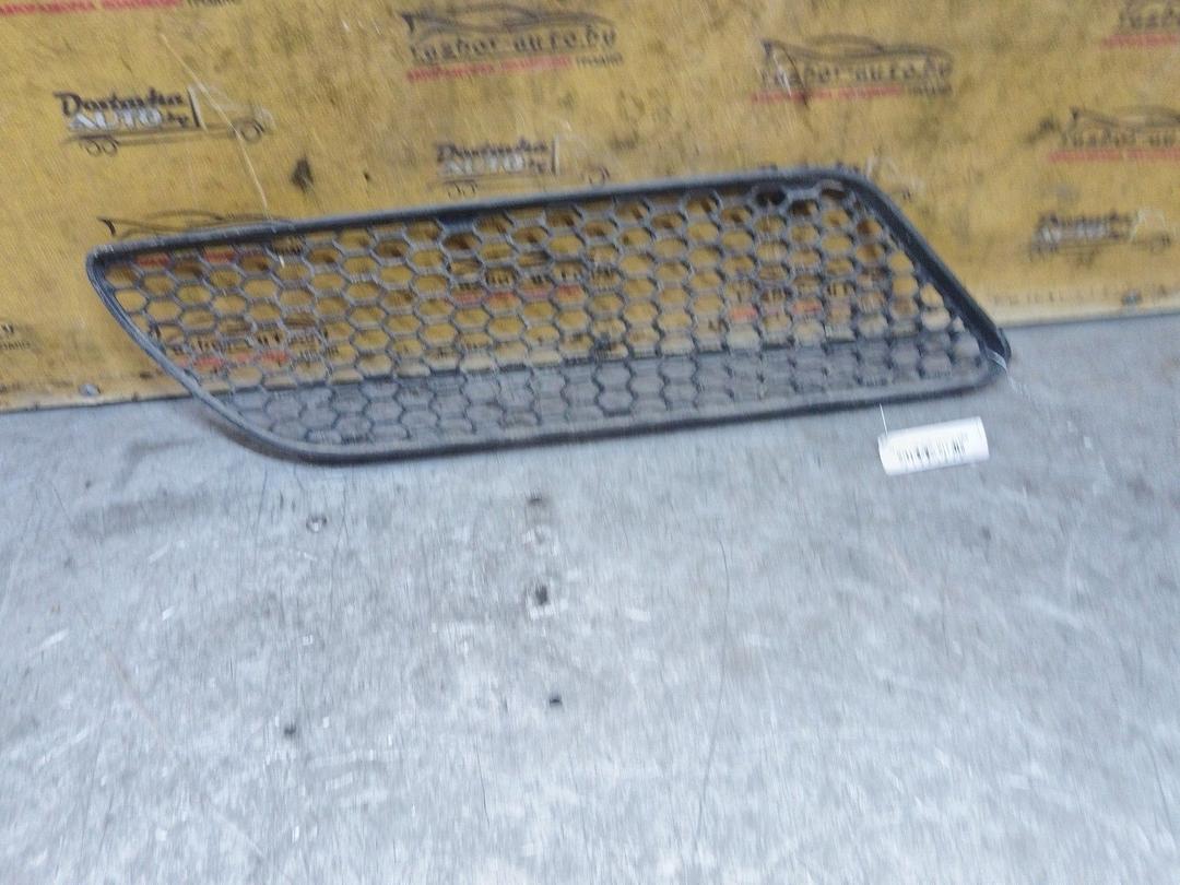 Заглушка (решетка) в бампер передний PVHQFL Alfa Romeo 147