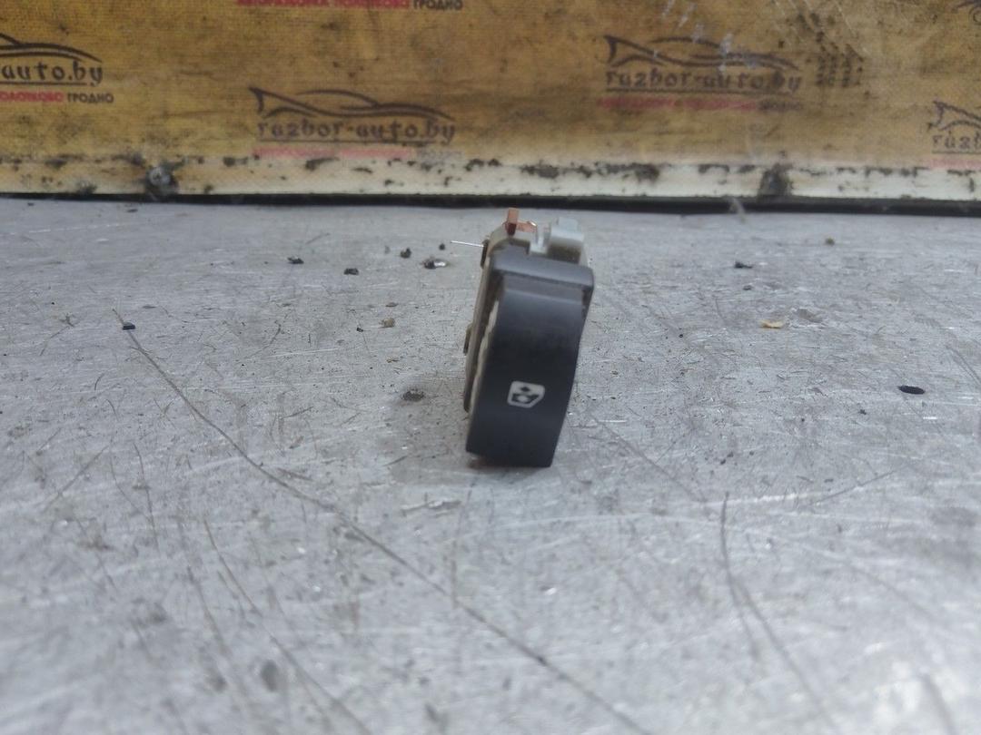 Кнопка стеклоподъемника заднего левого 85MPGO Renault Laguna - Фото 1