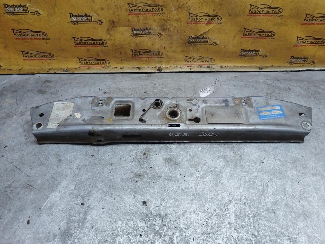  Накладка панели крепления облицовки (телевизора) W2O40I Opel Zafira