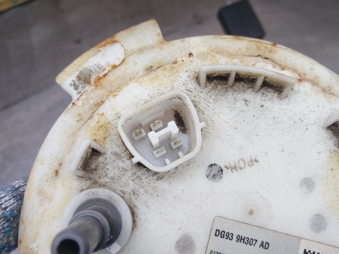 Колба в бак US9EC9 Ford Fusion купить в магазине запчастей бу