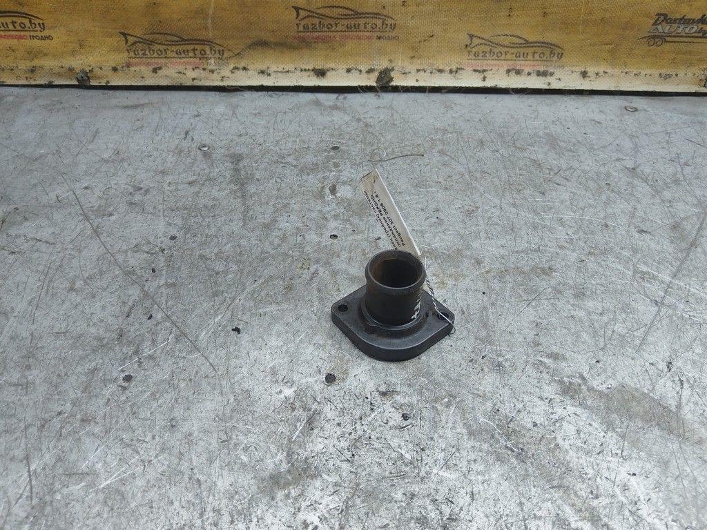 Фланец (тройник) системы охлаждения PEPOHD Peugeot 307 - Фото 1