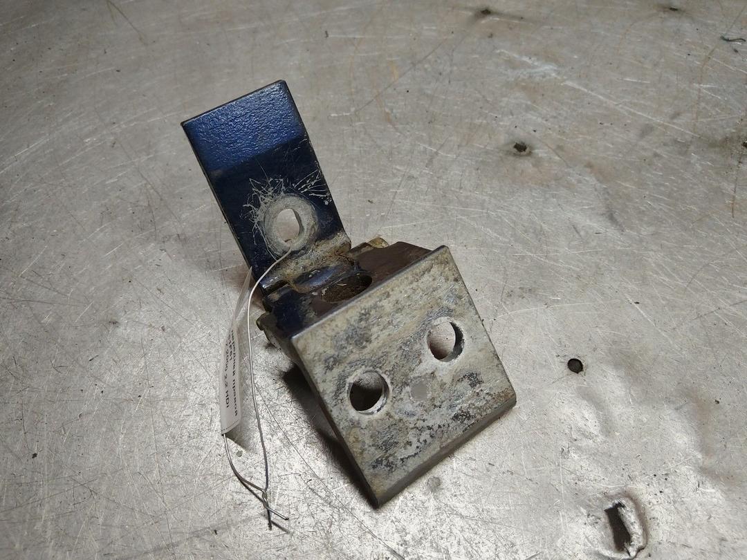 Петля двери передней правой E51F61 Peugeot 607