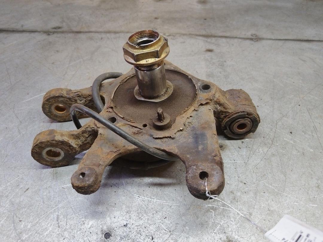 Кулак задний правый 4B40G8 Peugeot 607 купить